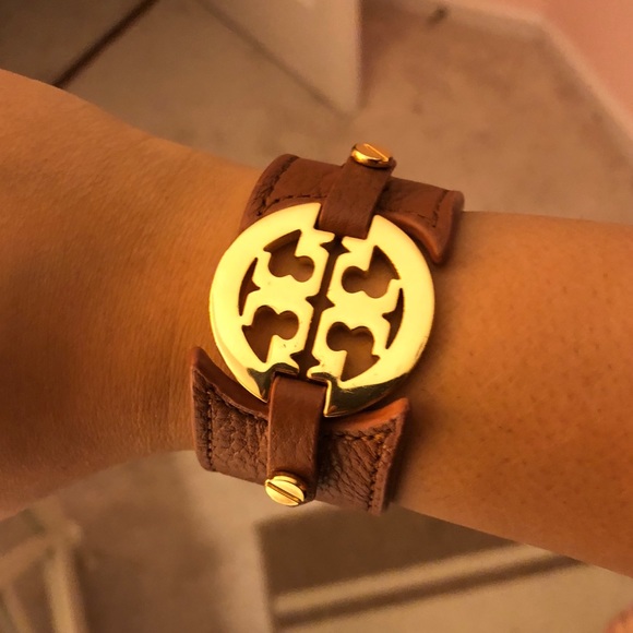Tory Burch Jewelry - Tory Burch logo leather bracelet